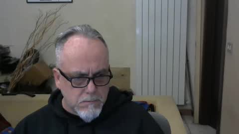 Snapshot of grz65 chatting on 03.01.25 GRIZZLY65 online show from 03.01.25
