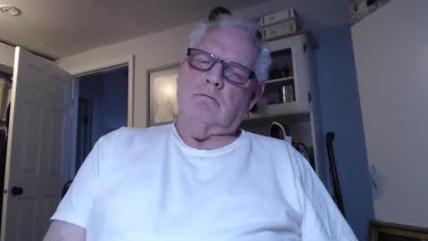 Snapshot of gspotlover1 chatting on 04.11.26 Horny Daddy online show from 04.11.26