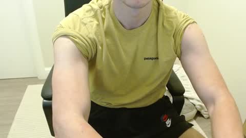 Snapshot of gtpaintball_old chatting on 12.11.24 Clark Kent online show from 12.11.24