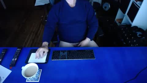 Snapshot of guesswhatigot2 chatting on 01.18.25 guesswhatigot2 online show from 01.18.25