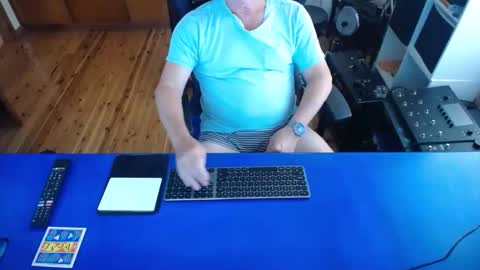 Snapshot of guesswhatigot2 chatting on 02.10.25 guesswhatigot2 online show from 02.10.25