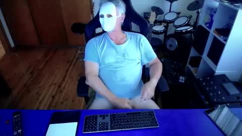 Snapshot of guesswhatigot2 chatting on 02.23.25 guesswhatigot2 online show from 02.23.25