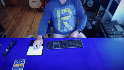 Snapshot of guesswhatigot2 chatting on 03.09.25 guesswhatigot2 online show from 03.09.25