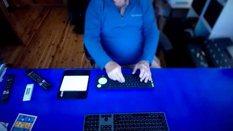 Snapshot of guesswhatigot2 chatting on 10.29.25 guesswhatigot2 online show from 10.29.25