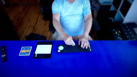 Snapshot of guesswhatigot2 chatting on 11.02.25 guesswhatigot2 online show from 11.02.25