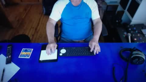 Snapshot of guesswhatigot2 chatting on 11.16.25 guesswhatigot2 online show from 11.16.25