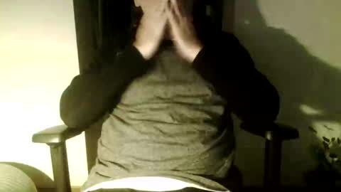 Snapshot of guide2 chatting on 01.02.25 Dislove online show from 01.02.25