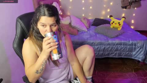 Hello Im Julieta Im 25 years old welcome to my room have fun and be happy. online show from 12.20.24