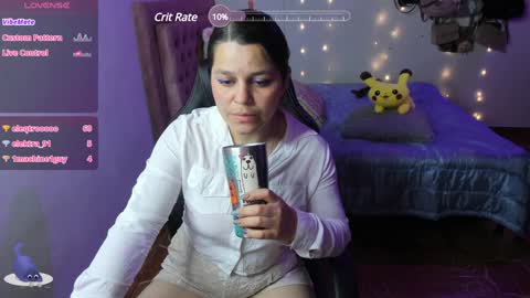Hello Im Julieta Im 25 years old welcome to my room have fun and be happy. online show from 01.26.25
