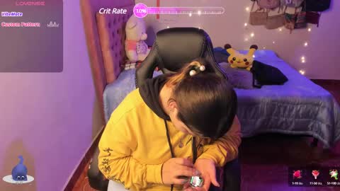 Hello Im Julieta Im 25 years old welcome to my room have fun and be happy. online show from 02.13.25