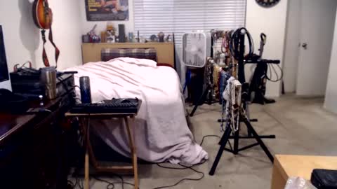 Snapshot of guitarsexgod chatting on 09.26.25 Mario online show from 09.26.25