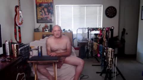 Snapshot of guitarsexgod chatting on 10.16.25 Mario online show from 10.16.25