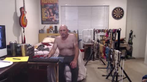 Snapshot of guitarsexgod chatting on 10.19.25 Mario online show from 10.19.25