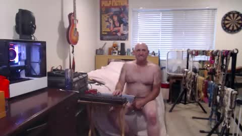 Snapshot of guitarsexgod chatting on 10.19.25 Mario online show from 10.19.25