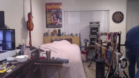 Snapshot of guitarsexgod chatting on 11.02.25 Mario online show from 11.02.25