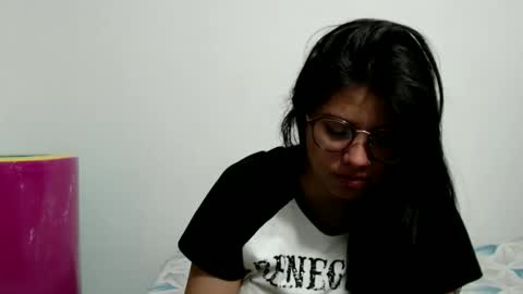 Vane blonde and Hazell black hair online show from 02.15.26