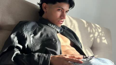 Snapshot of guts_x chatting on 01.22.25 Guts online show from 01.22.25