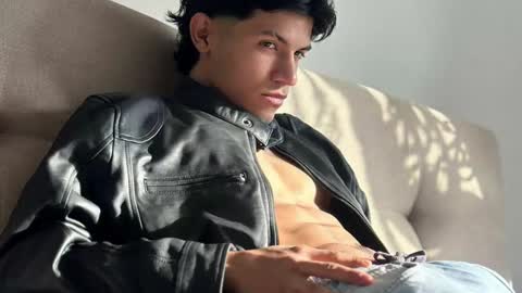 Snapshot of guts_x chatting on 01.27.25 Guts online show from 01.27.25