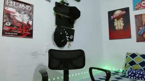 Snapshot of guts_x chatting on 02.21.25 Guts online show from 02.21.25