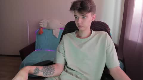 Snapshot of guy_liam1 chatting on 09.24.25 guy_liam1 online show from 09.24.25