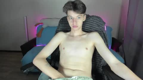 Snapshot of guy_liam1 chatting on 09.28.25 guy_liam1 online show from 09.28.25