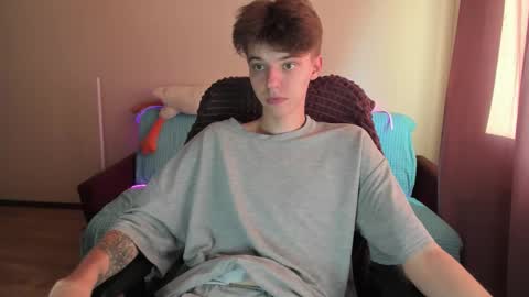 Snapshot of guy_liam1 chatting on 09.29.25 guy_liam1 online show from 09.29.25