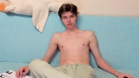 Snapshot of guy_liam1 chatting on 10.31.25 guy_liam1 online show from 10.31.25