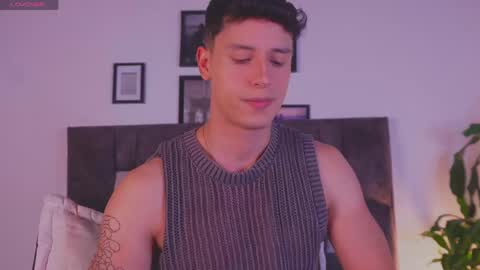 Snapshot of guy_twinks chatting on 05.12.26 Gabriel online show from 05.12.26