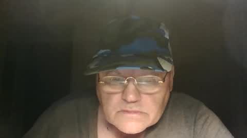 guyboy73 online show from 09.18.25