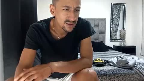 Snapshot of guykarim chatting on 05.09.26 karim online show from 05.09.26