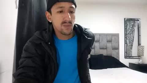 Snapshot of guykarim chatting on 06.12.26 karim online show from 06.12.26