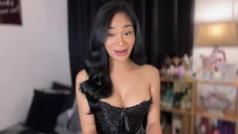 Snapshot of gwapangahas chatting on 10.07.25 Alexa online show from 10.07.25