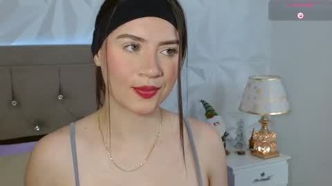 Gwen Drew online show from 12.19.25