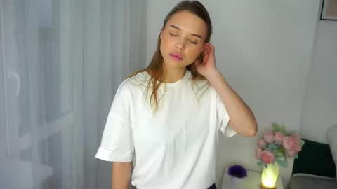 Kira  online show from 12.17.25