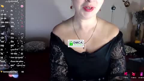 Gwendolyn Essie online show from 01.30.25