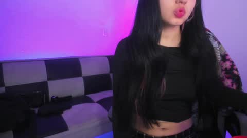 Snapshot of gwenhazel chatting on 10.01.25 gwenhazel online show from 10.01.25