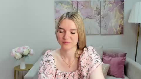 Snapshot of gwensmitt chatting on 07.08.26 gwensmitt online show from 07.08.26