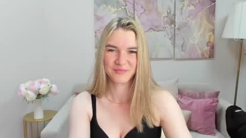 Snapshot of gwensmitt chatting on 07.09.26 gwensmitt online show from 07.09.26