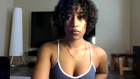 Snapshot of gyalxoxo chatting on 02.18.26 gyalxoxo online show from 02.18.26