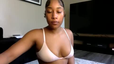 Snapshot of gyalxoxo chatting on 03.26.26 gyalxoxo online show from 03.26.26