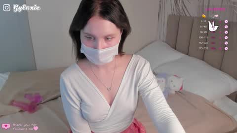 Snapshot of gylaxie chatting on 10.07.25 online show from 10.07.25