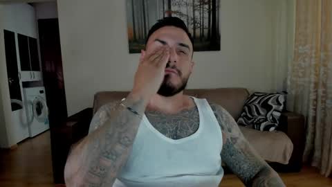 Snapshot of gymdominus chatting on 06.01.26 gymdominus online show from 06.01.26
