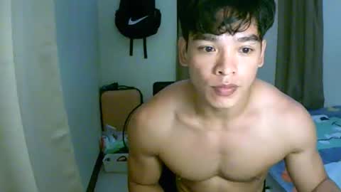 Snapshot of gymnasmenos chatting on 03.11.26 AJ online show from 03.11.26