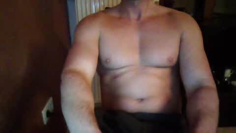 Snapshot of gymxxx_ chatting on 01.01.25 gymxxx_ online show from 01.01.25