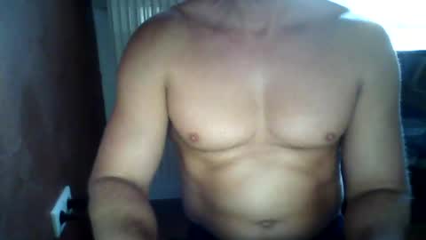 Snapshot of gymxxx_ chatting on 01.19.25 gymxxx_ online show from 01.19.25