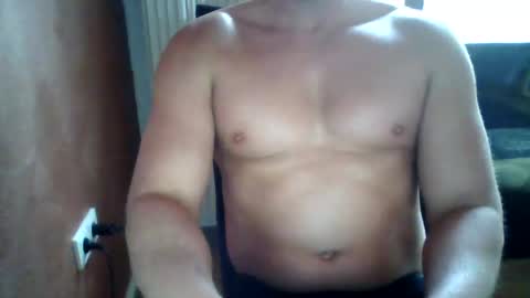 Snapshot of gymxxx_ chatting on 02.16.25 gymxxx_ online show from 02.16.25