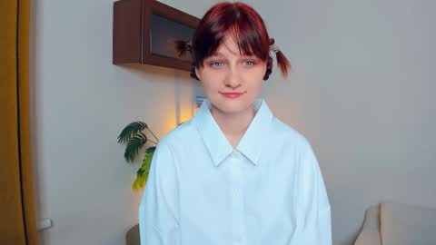 Snapshot of h0lyangel chatting on 09.09.25 Kelly Lilly online show from 09.09.25