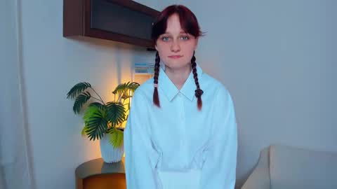 Snapshot of h0lyangel chatting on 09.12.25 Kelly Lilly online show from 09.12.25