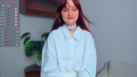 Snapshot of h0lyangel chatting on 09.16.25 Kelly Lilly online show from 09.16.25