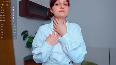 Snapshot of h0lyangel chatting on 09.21.25 Kelly Lilly online show from 09.21.25